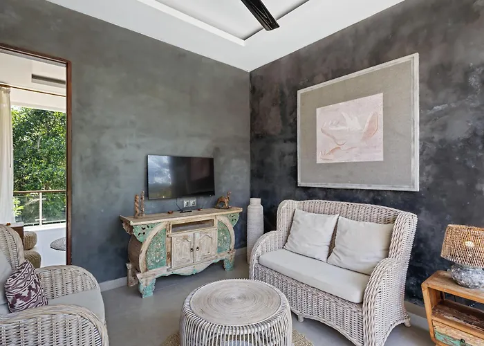 New 4 Bedroom Surrounded By Jungle And Ricefields Villa *